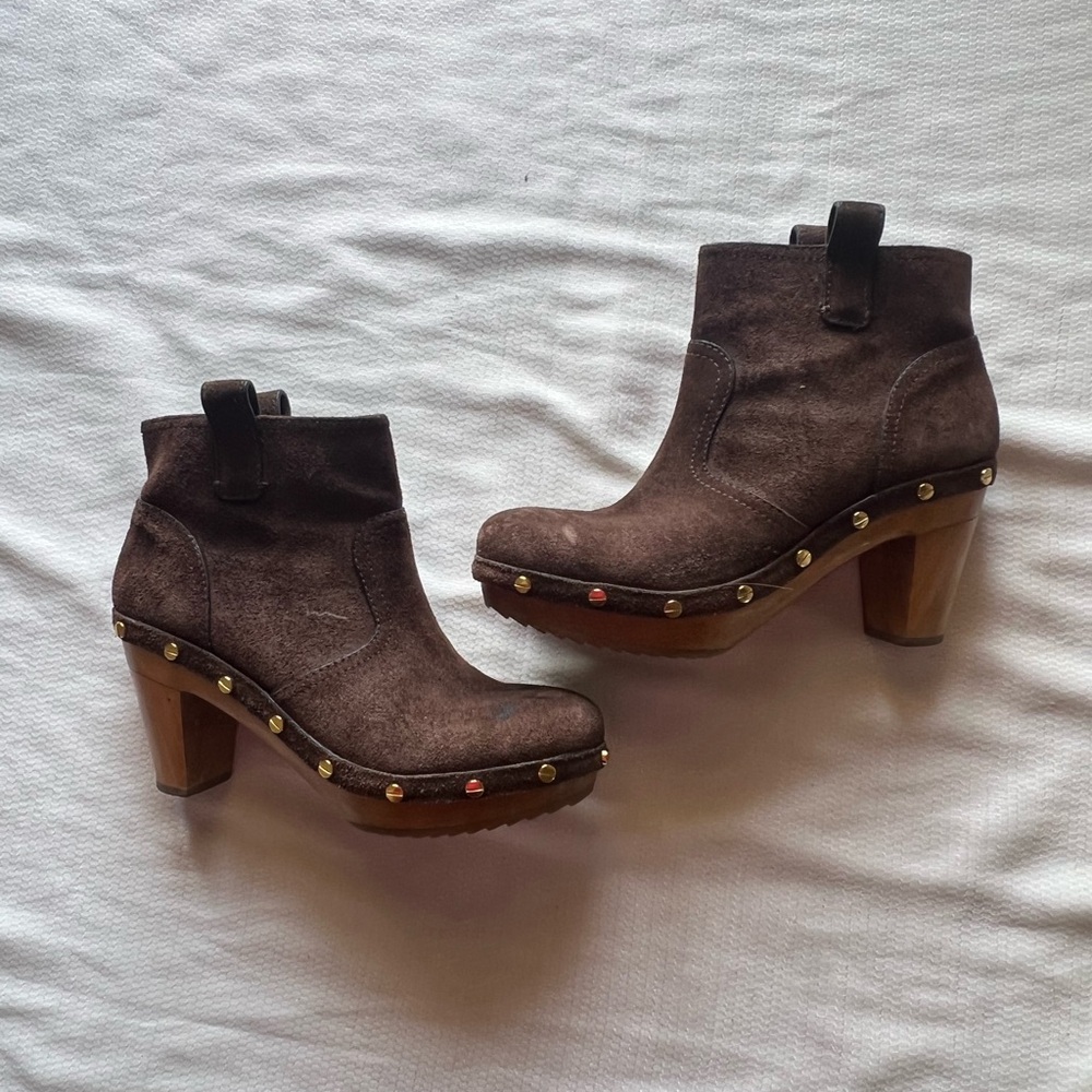 Tory Burch Brown Heeled Boots with Gold Accents